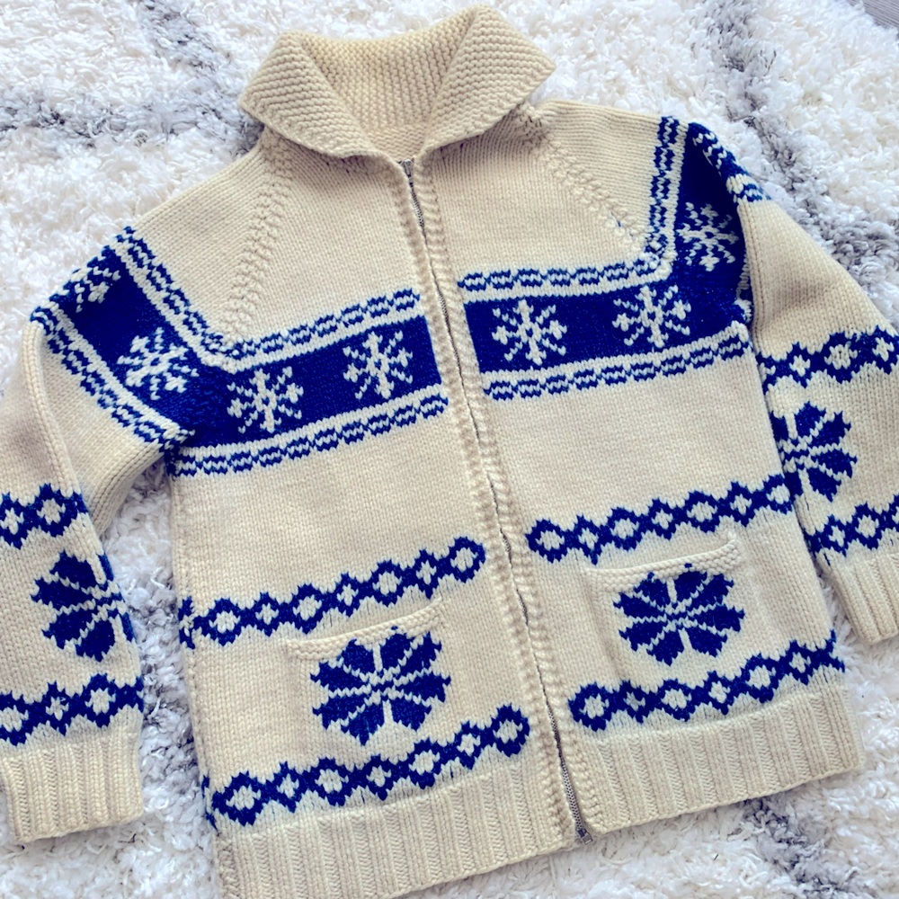 Super Cute Mary Maxim Snowflake Sweater! ❄️
